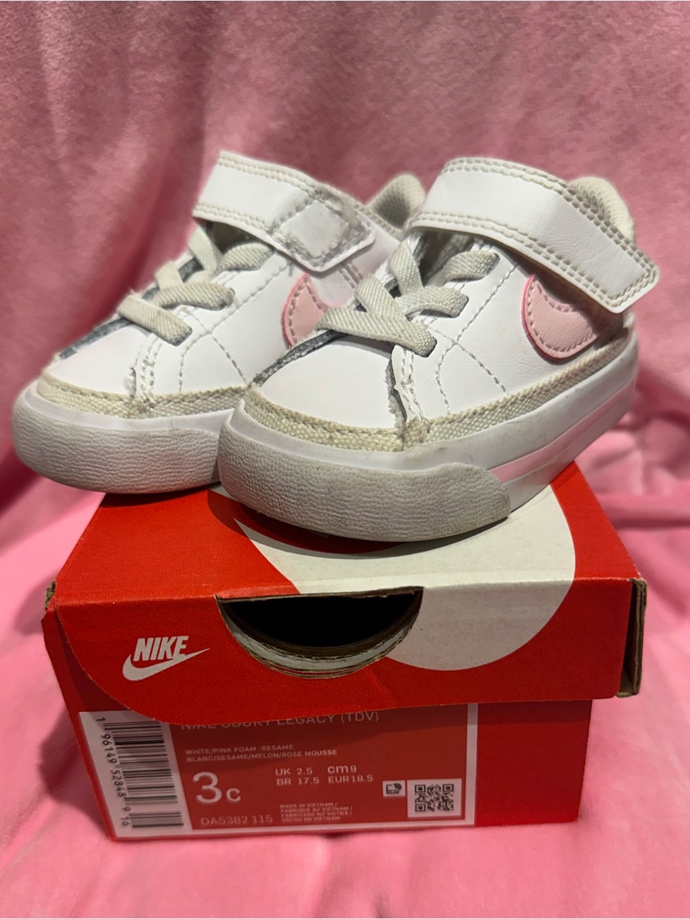 Nike White and Pink Baby Velcro Sneakers